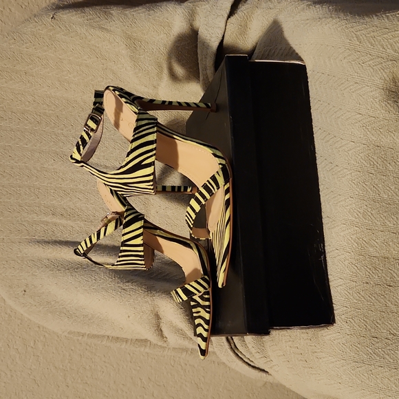 SO ME Lime Green/Black Zebra Ankle Strap Heels - Picture 3 of 4